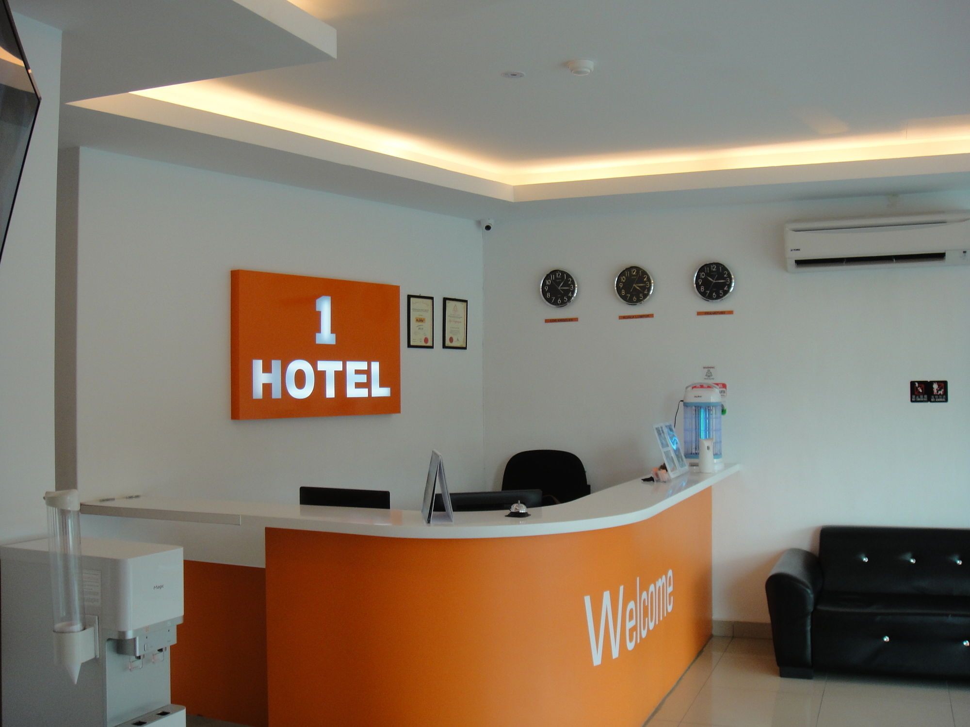 1 Hotel Mahkota Cheras Exterior photo